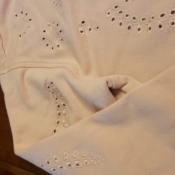 H&m Crew Neck Sweatshirt Embroidered Cut-out Design Peach M VGUC - Picture 9 of 11